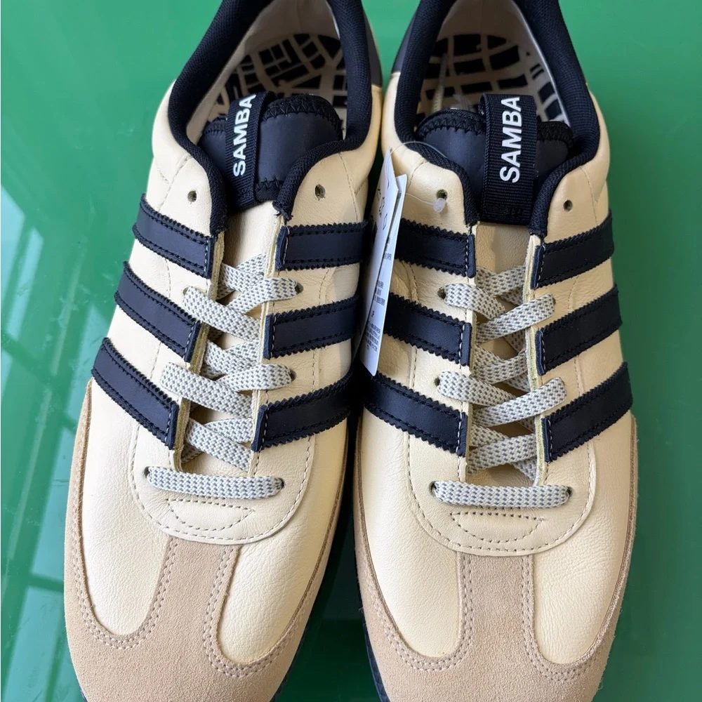NWT Adidas Samba OG MS in pale Yellow and Black - Picture 4 of 5